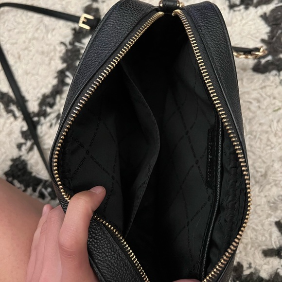 michael kors cross body bag - Picture 2 of 4